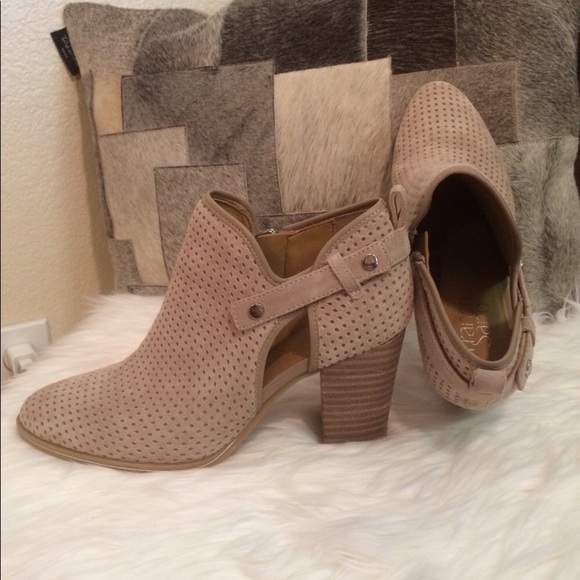 NWOT Franco Sarto Dakota Ankle Booties 8.5 - Picture 6 of 8